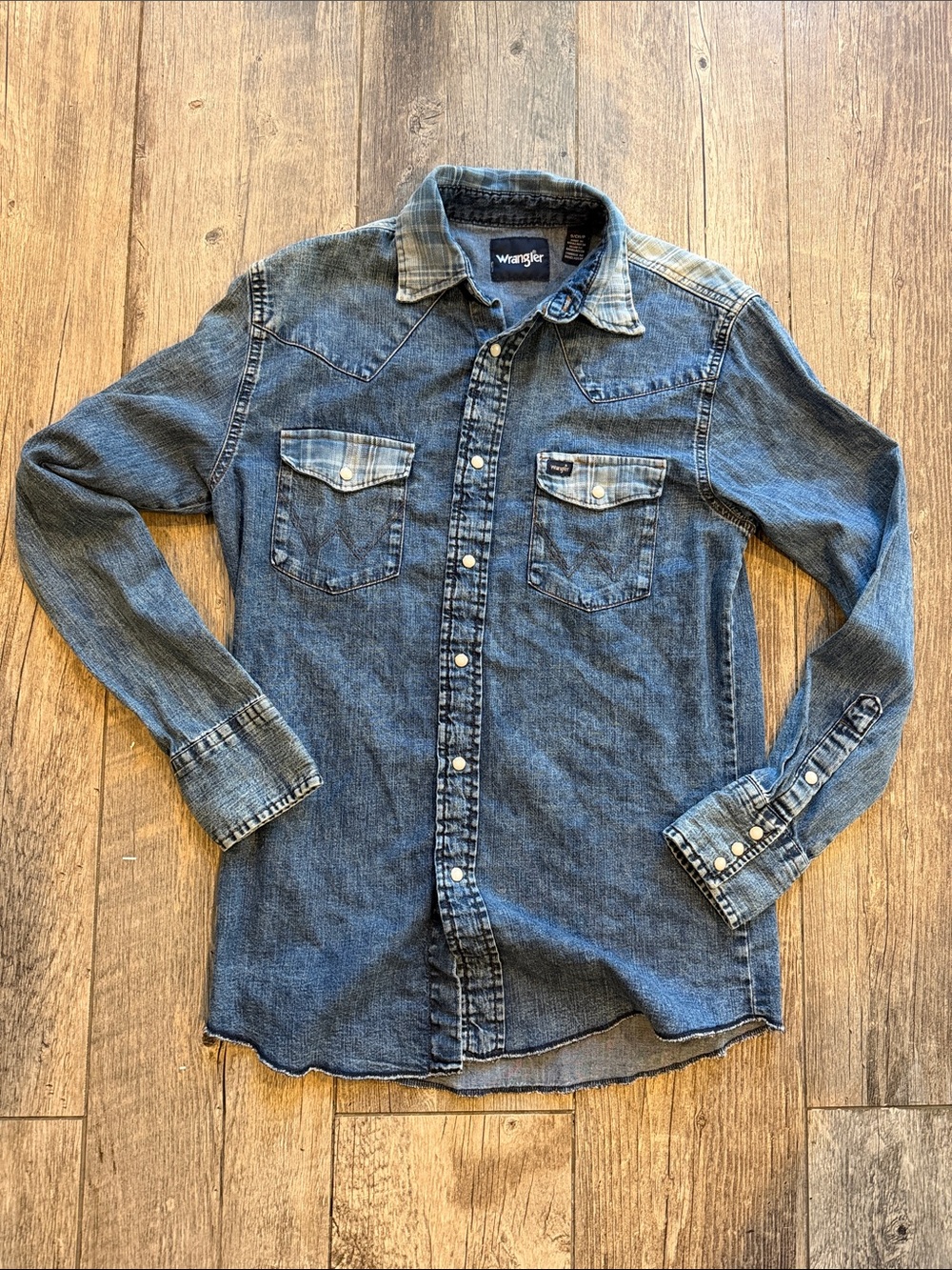 Wrangler Faded Blue Denim Button-Front Western Shirt